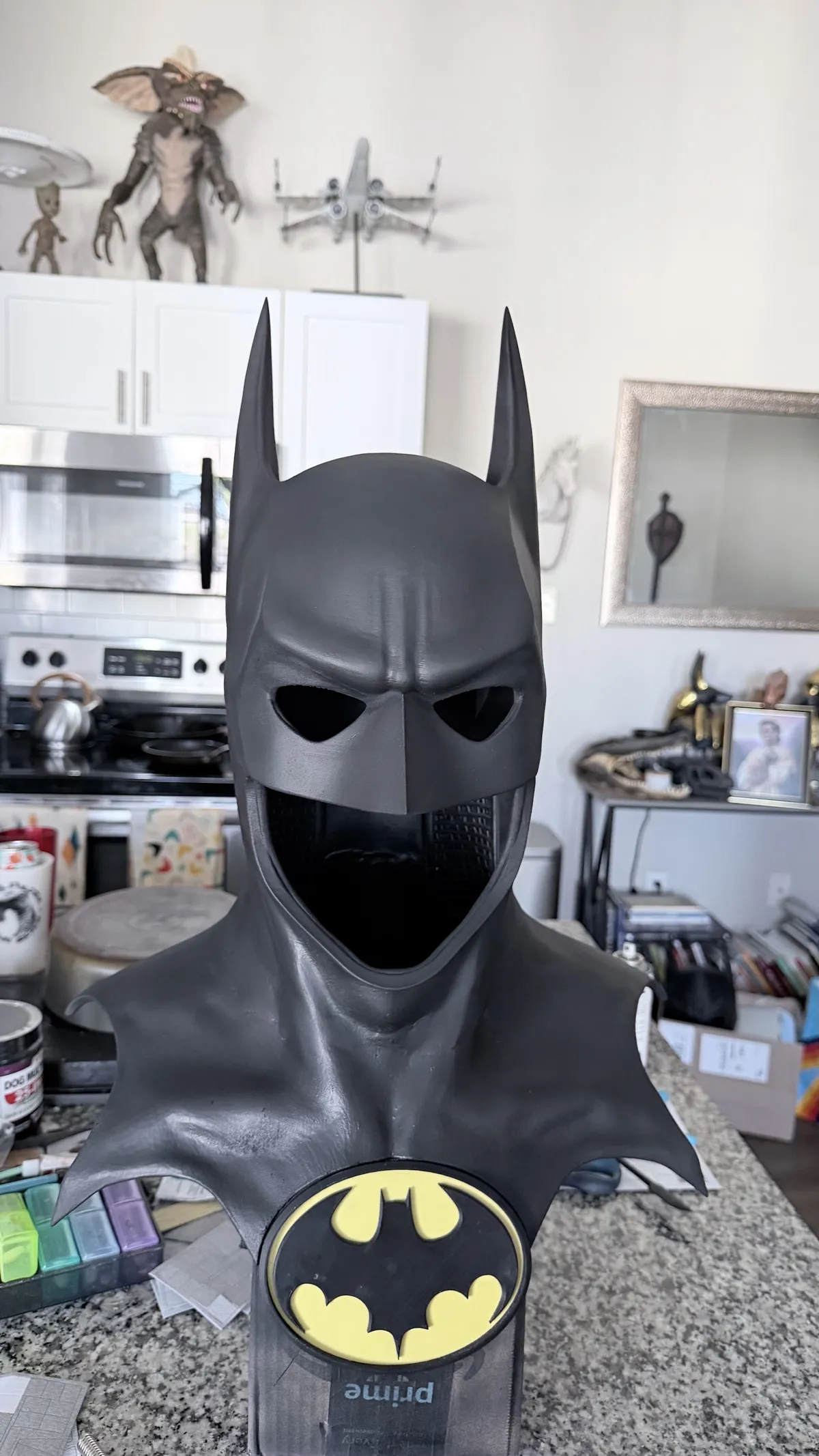 Batman 1989 Cowl Display, photo 4 of 4 - Batman 1989 Cowl Display Props & Cosplay