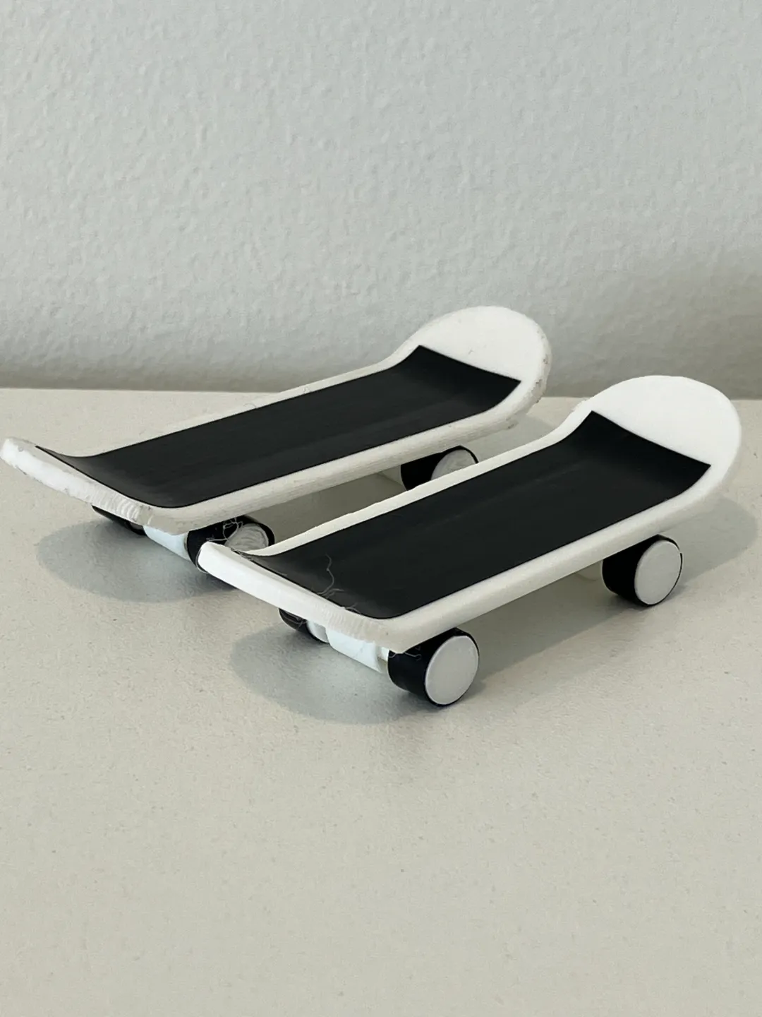 Finger Skateboard v1, photo 3 of 4 - Finger Skateboard v1 Sports & Fitness