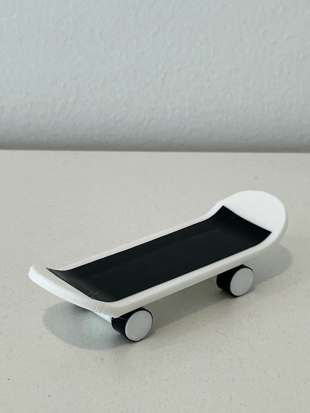 Finger Skateboard v1, photo 4 of 4 - Finger Skateboard v1 Sports & Fitness
