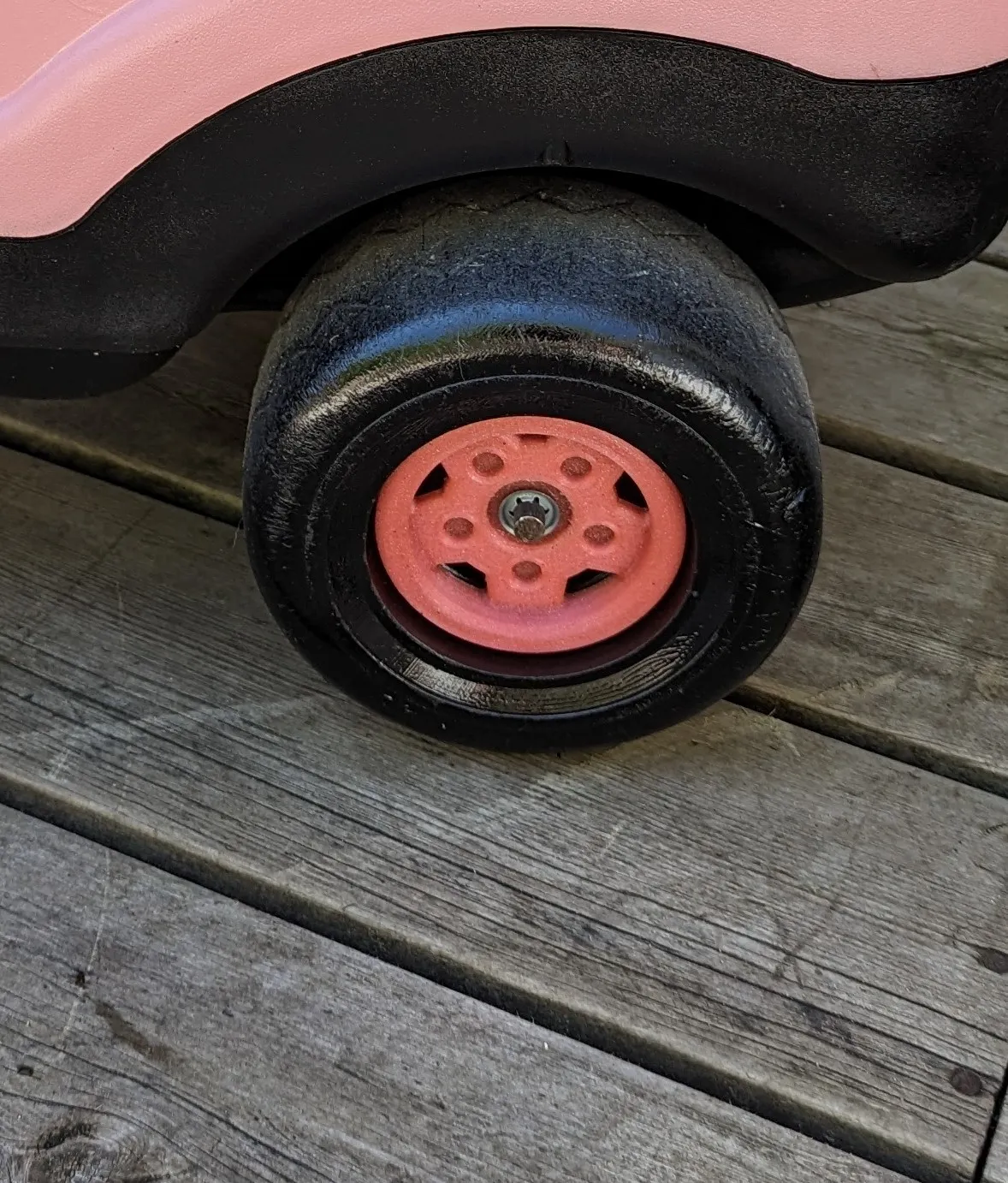 Little Tikes Push Car Hubcap, photo 3 of 4 - Little Tikes Push Car Hubcap Car & Vehicle