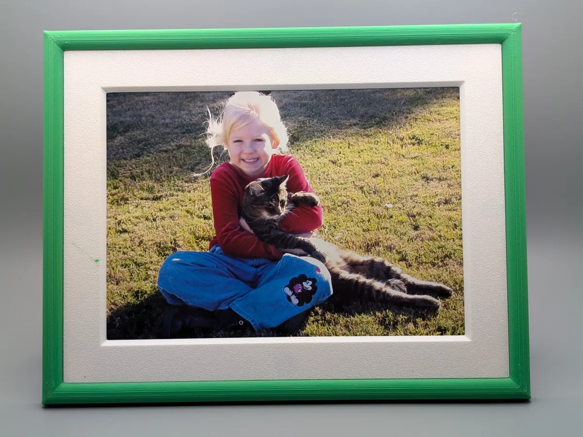 Picture Frame 4x6 - Magnetic/Desk/Wall Photo Frame - Modern & Minimal Frames, in stock