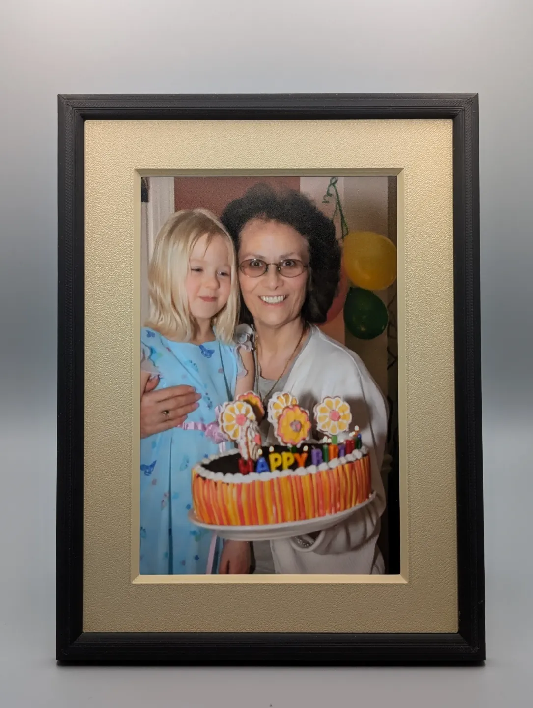 Picture Frame 4x6 - Magnetic/Desk/Wall Photo Frame, photo 2 of 4 - Picture Frame 4x6 - Magnetic/Desk/Wall Photo Frame Home Decor Items