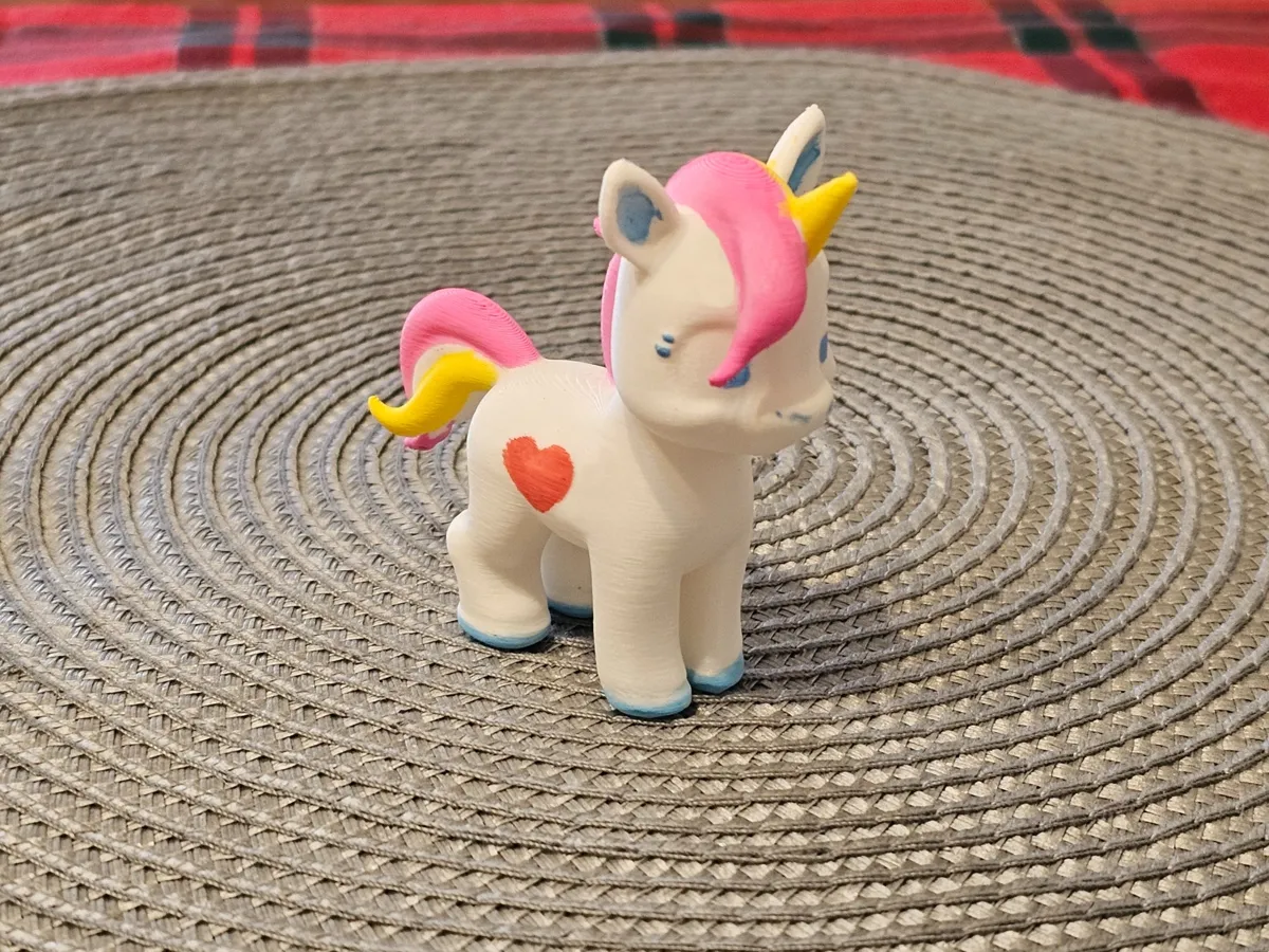 The Little Unicorno - Homee Creations, photo 2 of 4 - The Little Unicorno - Homee Creations Generative Art