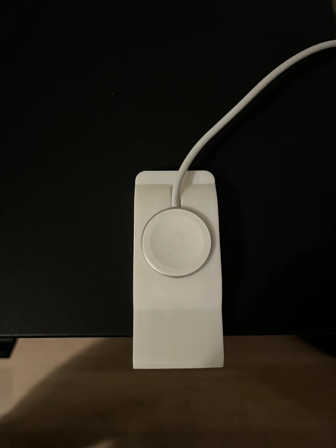 Apple Watch Halter / Charger, photo 3 of 4 - Apple Watch Halter / Charger Household