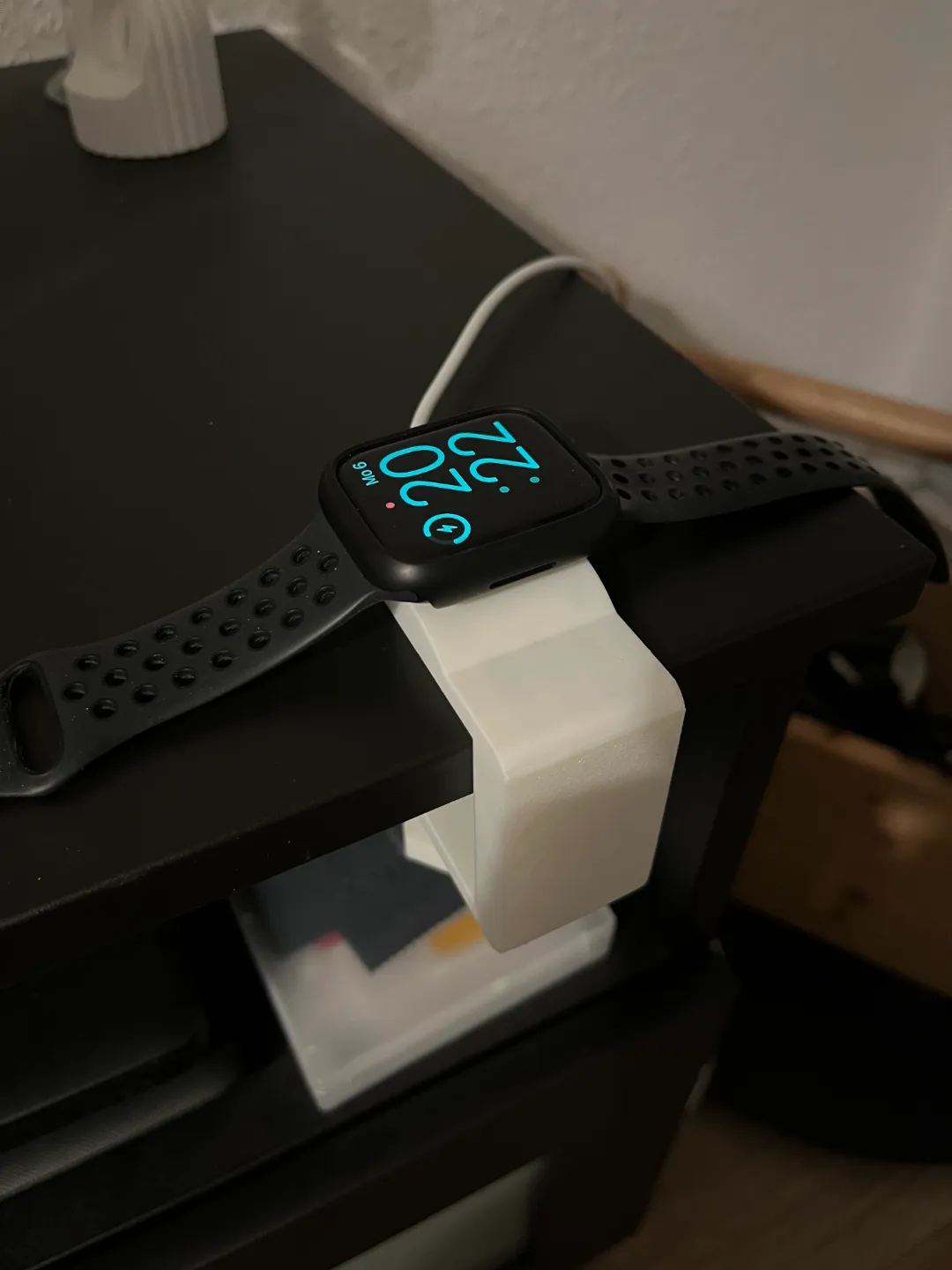Apple Watch Halter / Charger, photo 4 of 4 - Apple Watch Halter / Charger Household
