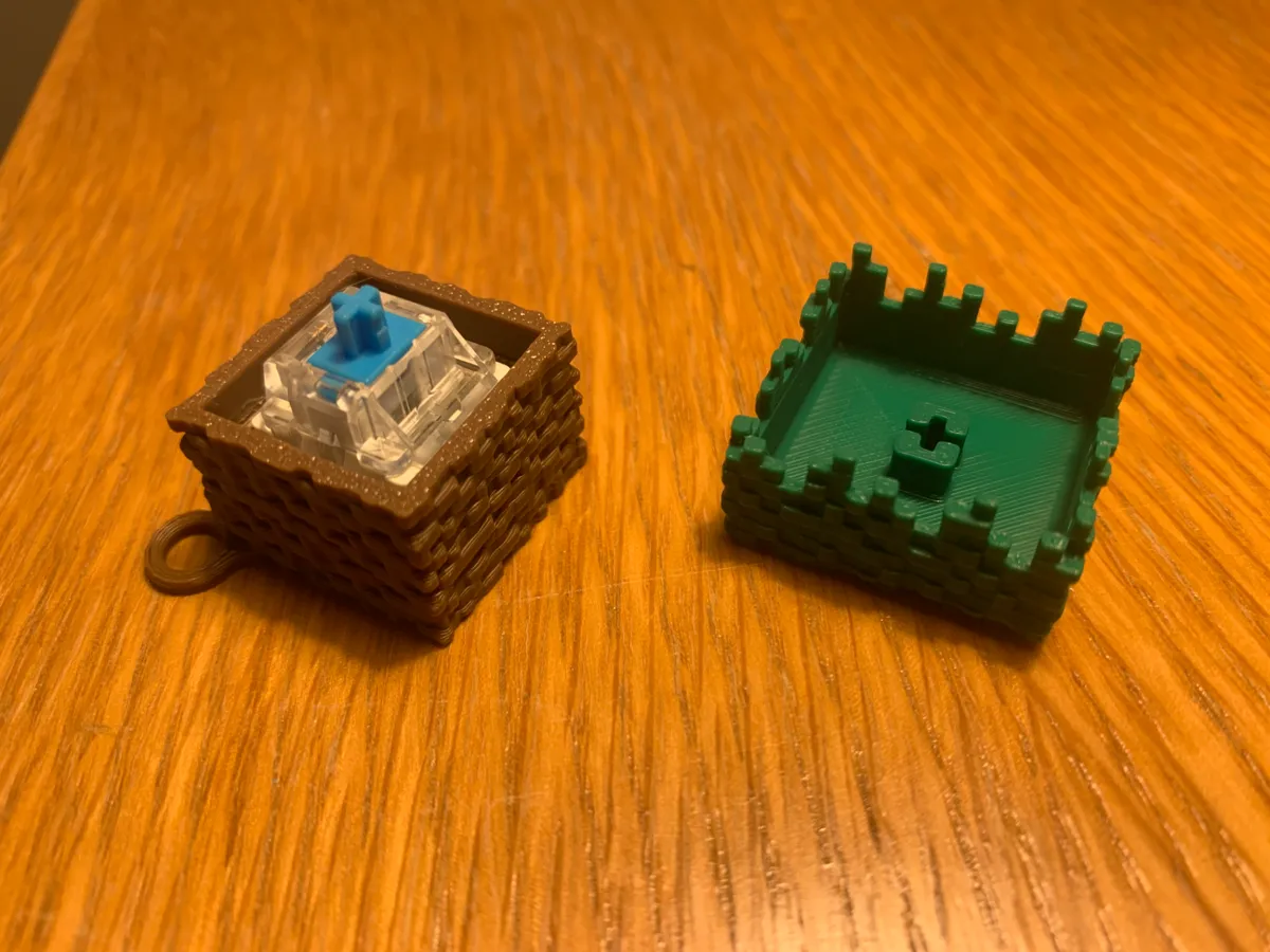 Minecraft grass block clicky fidget keychain - Clicker & Switch Keychains, in stock