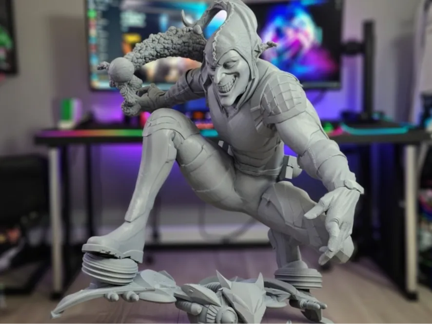 Life Size Green Goblin Glider Ambush Edition