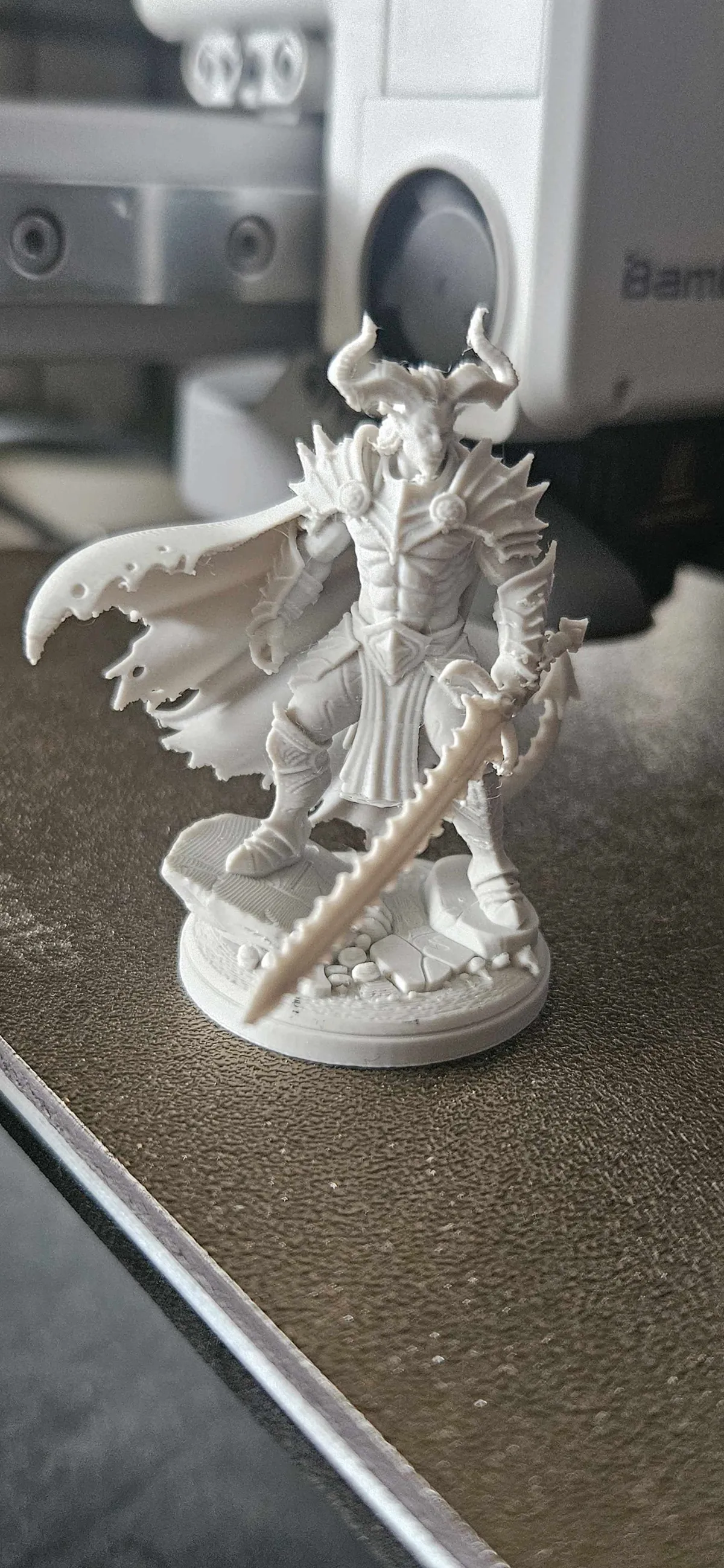 Miniature D&D Tiefling - Warrior / Fighter 45 mm, photo 3 of 4 - Miniature D&D Tiefling - Warrior / Fighter 45 mm Board Games & Tabletop