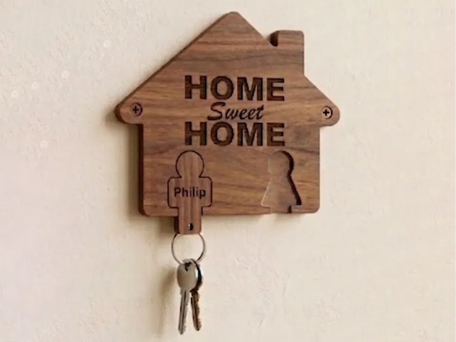 Customizable Magnetic Family Key Hanger