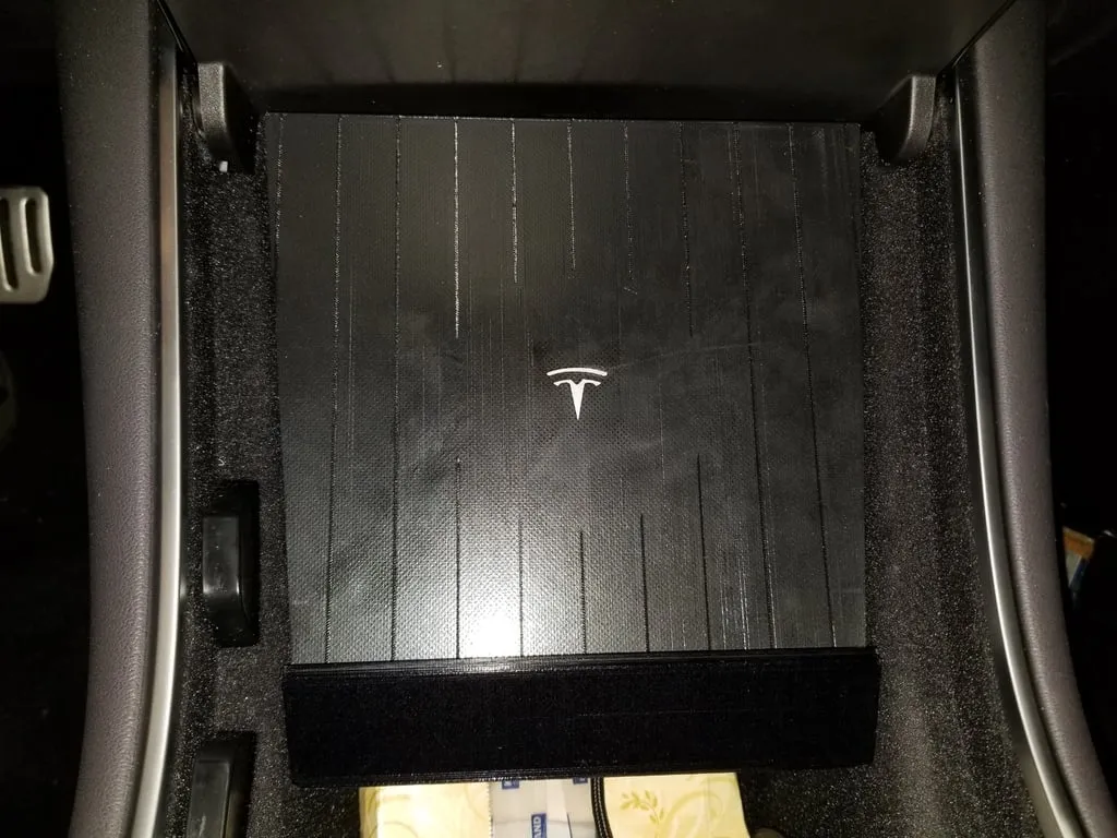 Tesla Model 3 Deeper Phone Dock Ledge, photo 2 of 4 - Tesla Model 3 Deeper Phone Dock Ledge Hobby & DIY