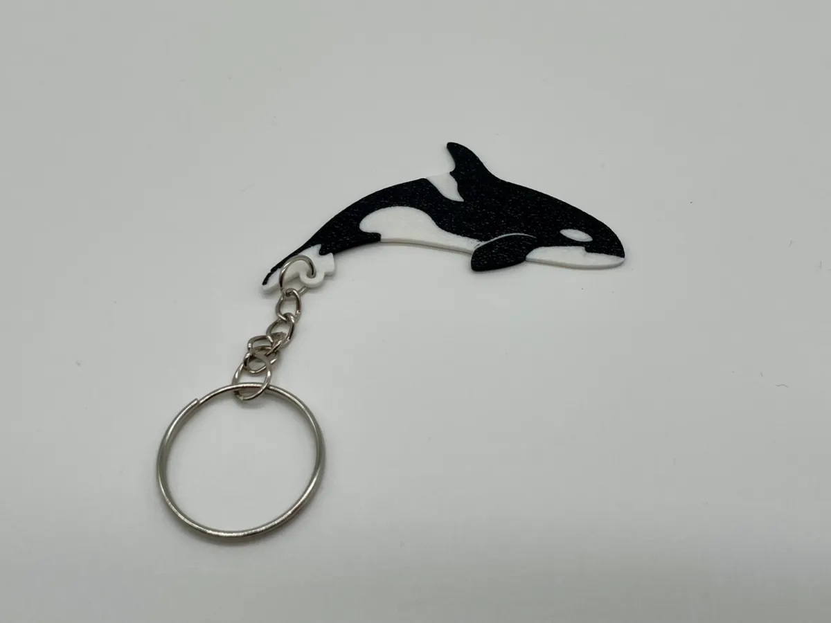 Mini orca / killer whale key chain, photo 2 of 2 - Mini orca / killer whale key chain Art
