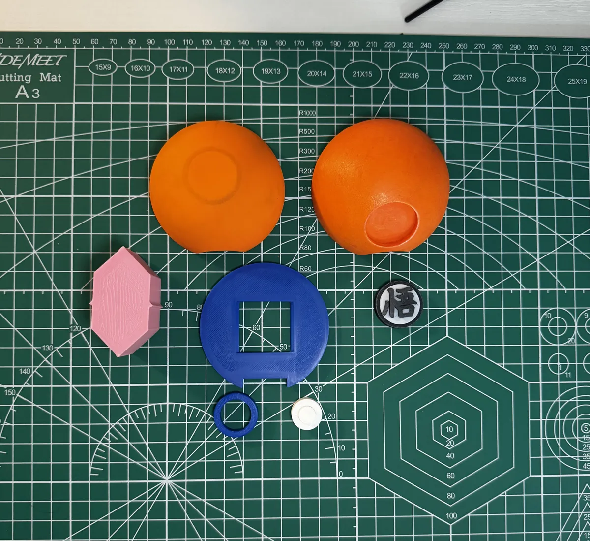 Goku Pokeball Dragon Ball, photo 4 of 4 - Goku Pokeball Dragon Ball Props & Cosplays