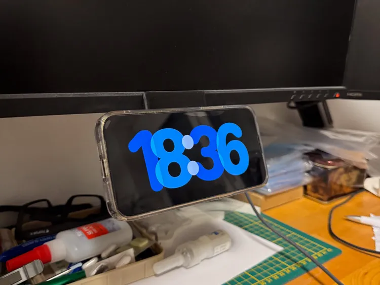 Monitor Edge MagSafe Phone Mount - Office, in stock in India