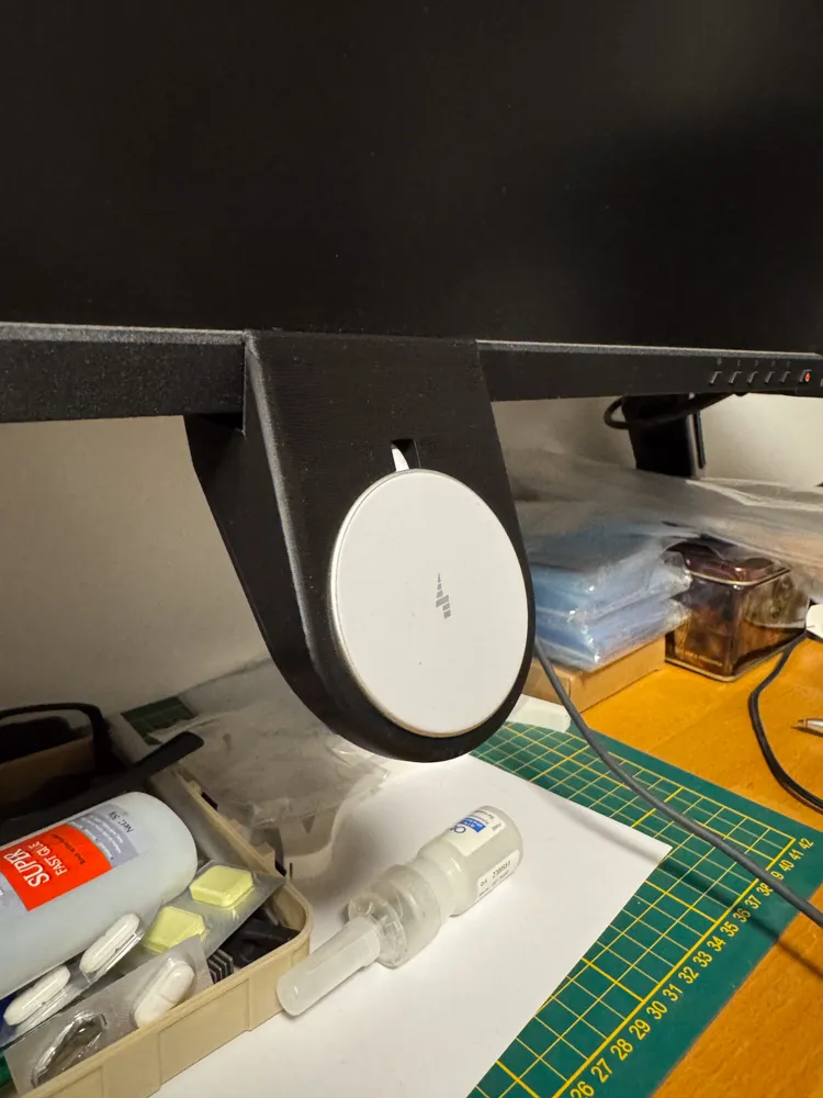 Monitor Edge MagSafe Phone Mount, photo 4 of 4 - Monitor Edge MagSafe Phone Mount Household