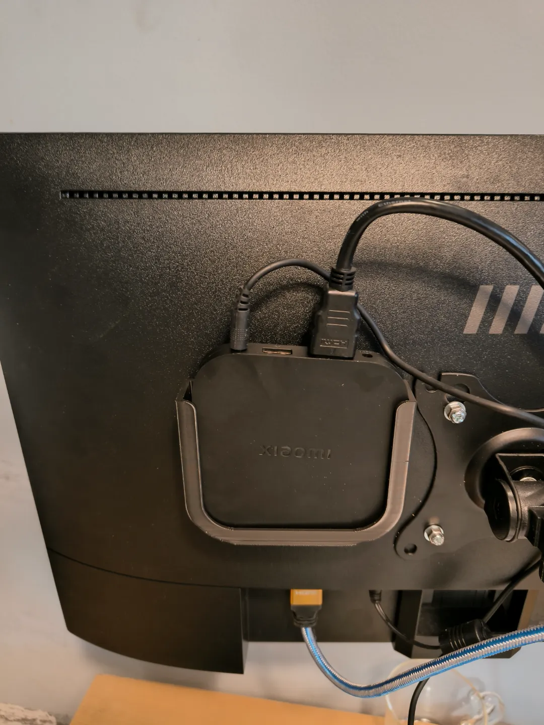 Xiaomi Mi Box S Mounting Bracket, photo 3 of 4 - Xiaomi Mi Box S Mounting Bracket Storage & Organisation