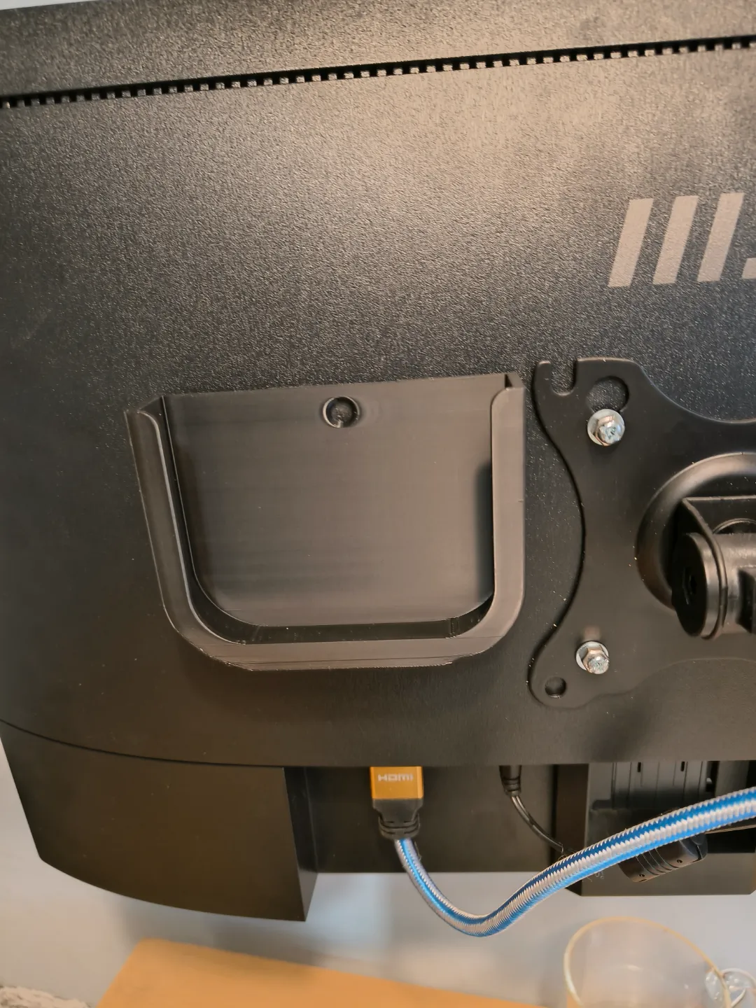 Xiaomi Mi Box S Mounting Bracket, photo 4 of 4 - Xiaomi Mi Box S Mounting Bracket Storage & Organisation