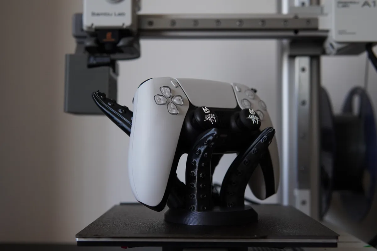 The Ultimate Tentacle Stand / PS5 / Xbox /Switch, photo 2 of 4 - The Ultimate Tentacle Stand / PS5 / Xbox /Switch Gaming Accessories