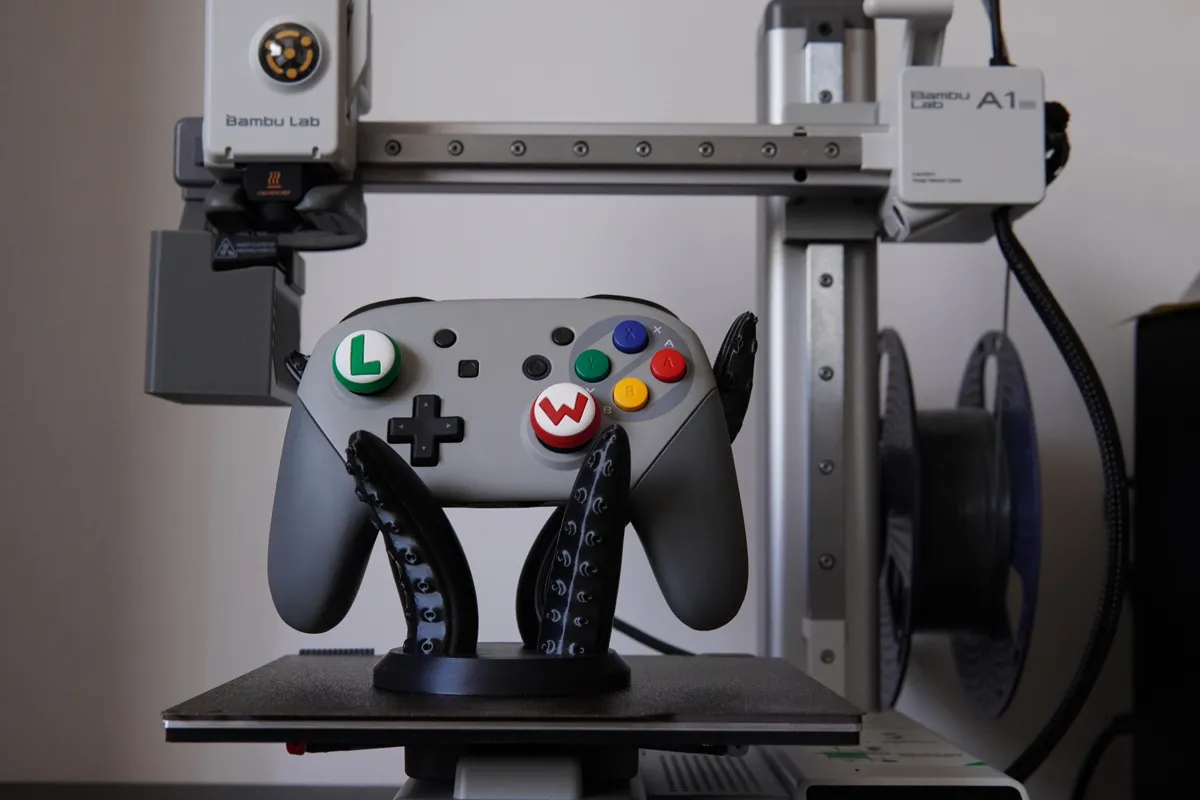 The Ultimate Tentacle Stand / PS5 / Xbox /Switch, photo 3 of 4 - The Ultimate Tentacle Stand / PS5 / Xbox /Switch Gaming Accessories
