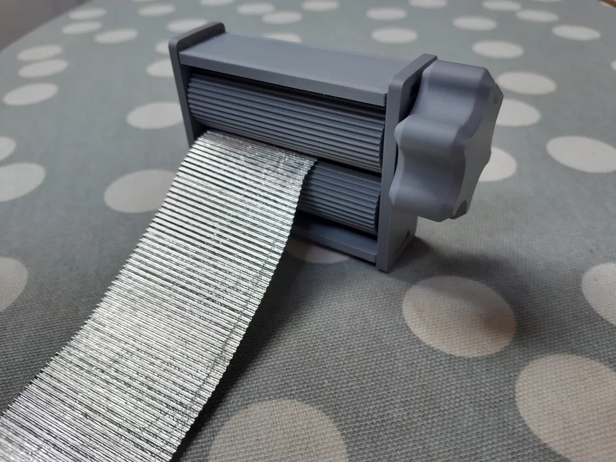 Corrugated iron maker for Model Railways / Diorama, photo 3 of 4 - Corrugated iron maker for Model Railways / Diorama Figurines & Collectibles