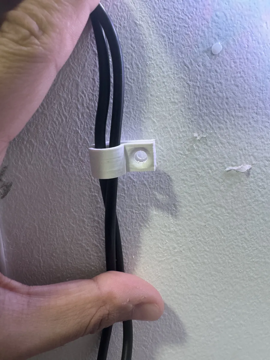 Wall Cable Lock Clip, Screw-On Cable Fixer !, photo 4 of 4 - Wall Cable Lock Clip, Screw-On Cable Fixer ! Mobile & Device Accessories