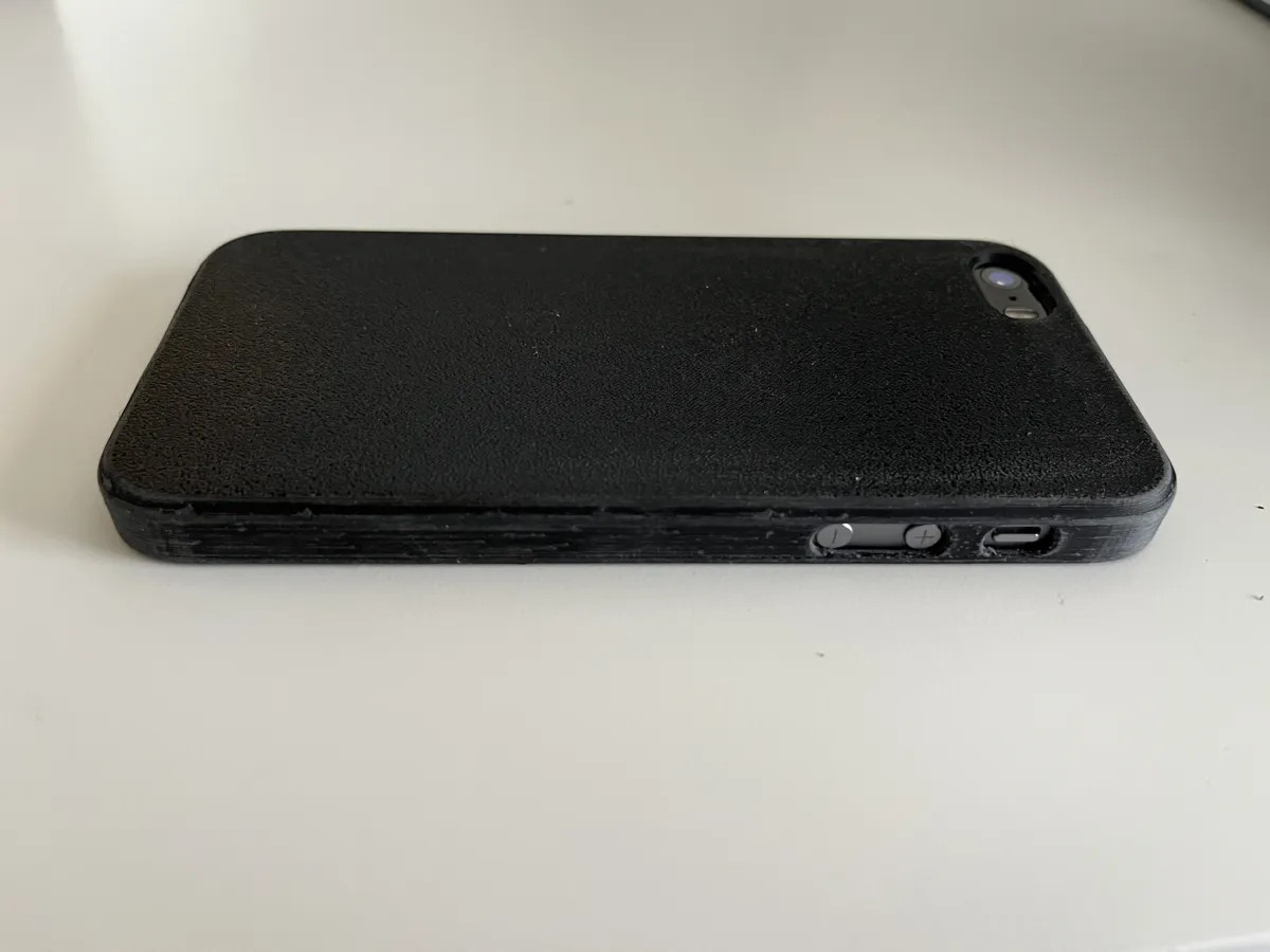 iPhone 5s Simple Case, photo 4 of 4 - iPhone 5s Simple Case Mobile & Device Accessories