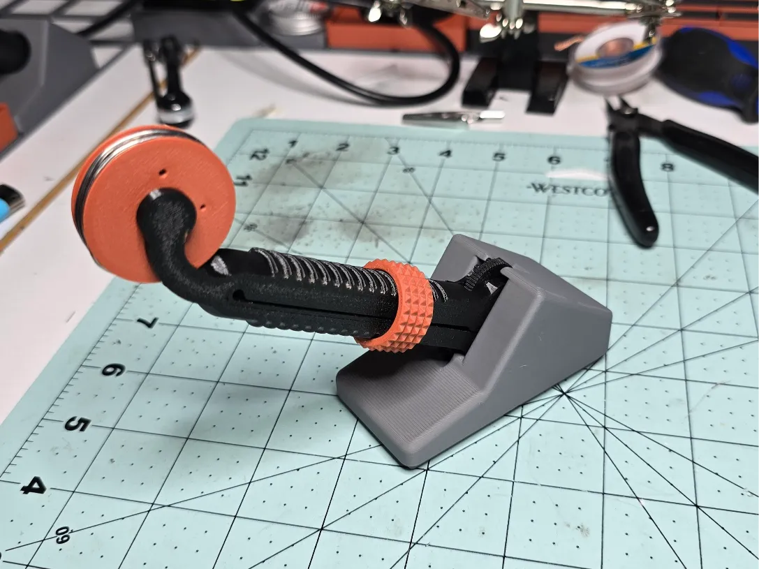 Solder Scroll Gridfinity Stand