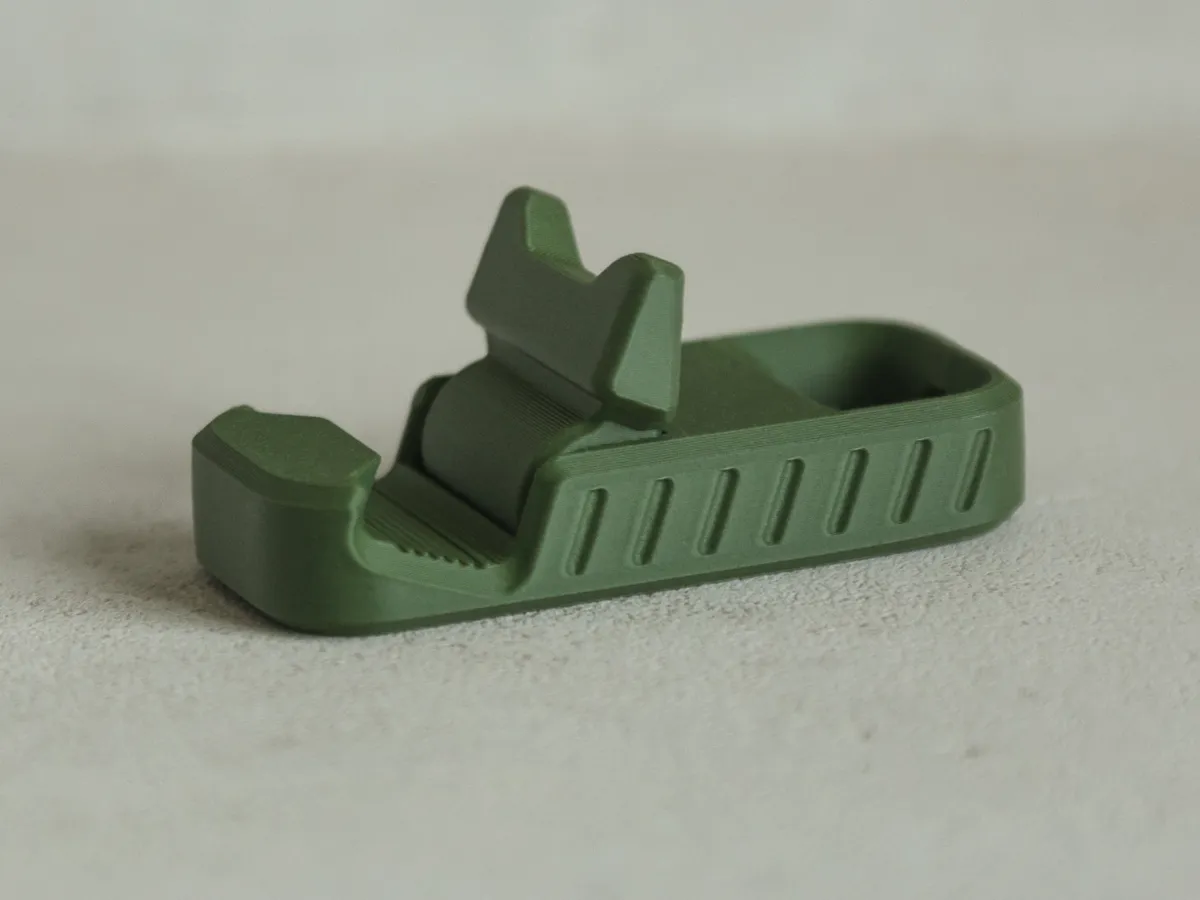 Outdoor Foldable Keychain Phone Stand, photo 3 of 4 - Outdoor Foldable Keychain Phone Stand Tools