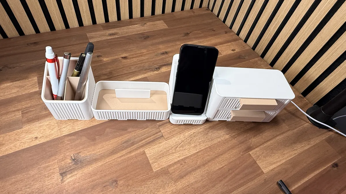 KANNA Dock, Modular Desk System with MagSafe, photo 3 of 4 - KANNA Dock, Modular Desk System with MagSafe Desk & Office