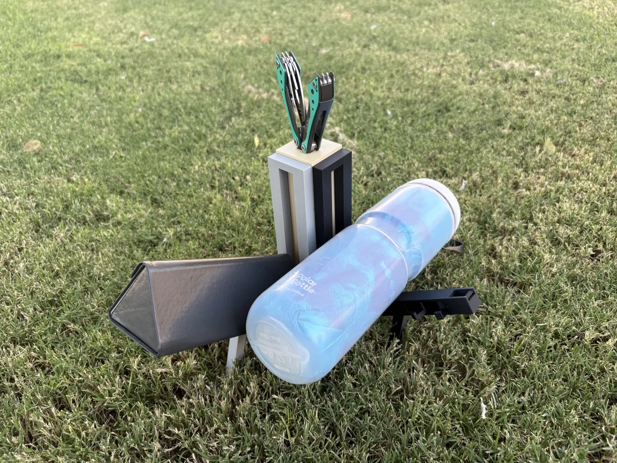 Hanger for Camping and all Outside Acitivities, photo 2 of 4 - Hanger for Camping and all Outside Acitivities Tools