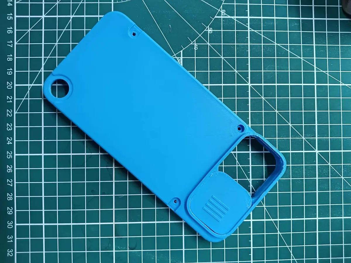 Sliding camera lens cover phone case, photo 3 of 4 - Sliding camera lens cover phone case Household