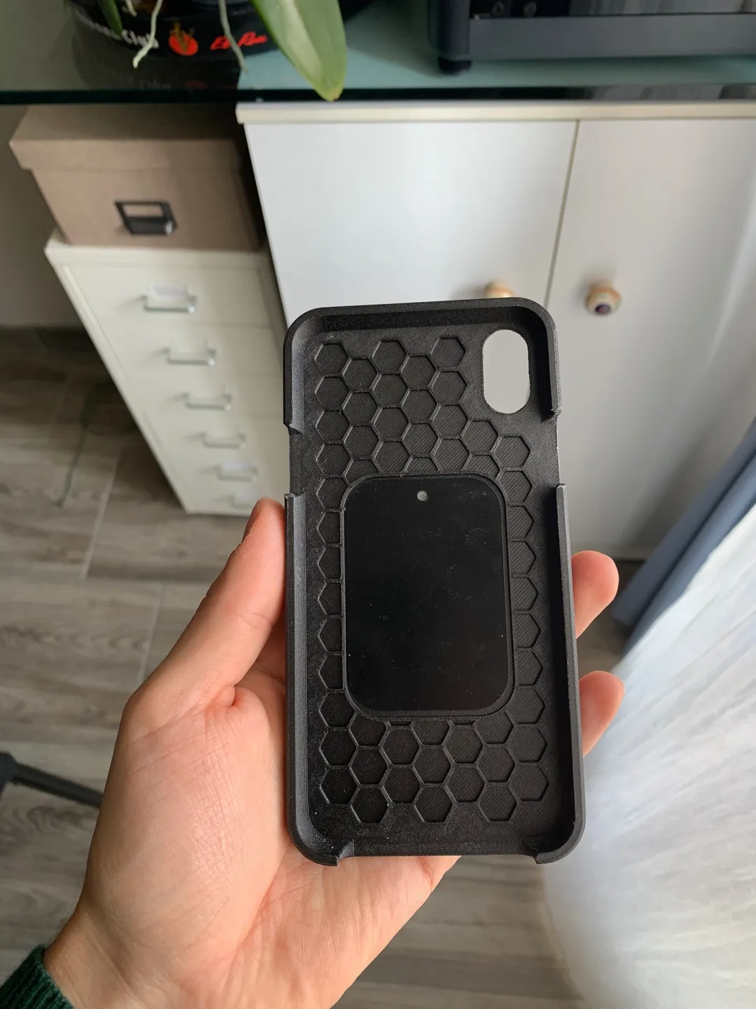 iPhone XR/11 Cover with Magnetic Holder Recess, photo 3 of 4 - iPhone XR/11 Cover with Magnetic Holder Recess Hobby & DIY