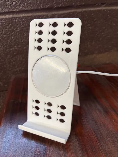 Fish phone magnetic charger stand, photo 3 of 4 - Fish phone magnetic charger stand Household