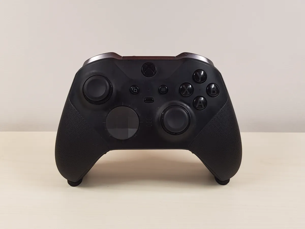 Invisible Xbox Elite Series 2 Holder Minimalist, photo 3 of 4 - Invisible Xbox Elite Series 2 Holder Minimalist Gaming Accessories