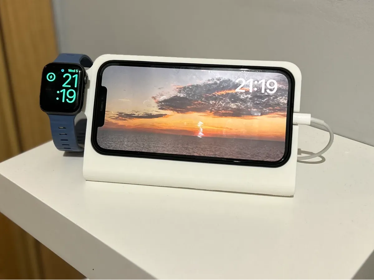iPhone 11-15 Pro Max and Apple Watch Dock