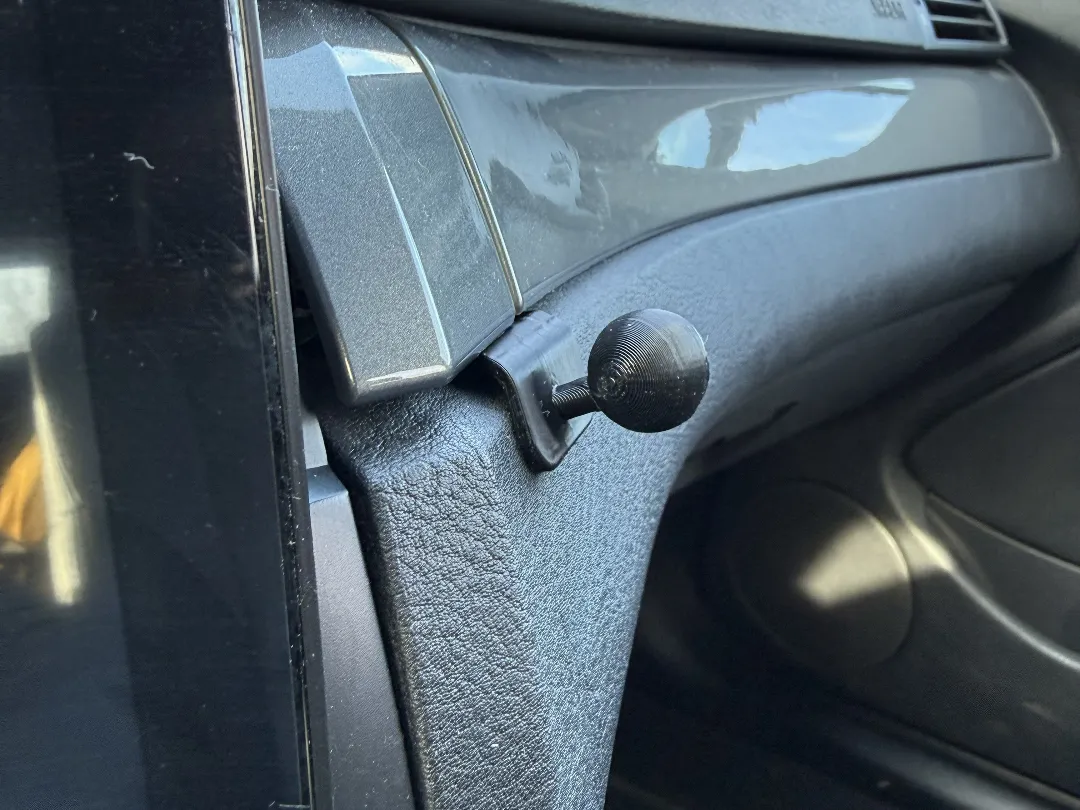 BMW E46 17mm Ball Phone Mount