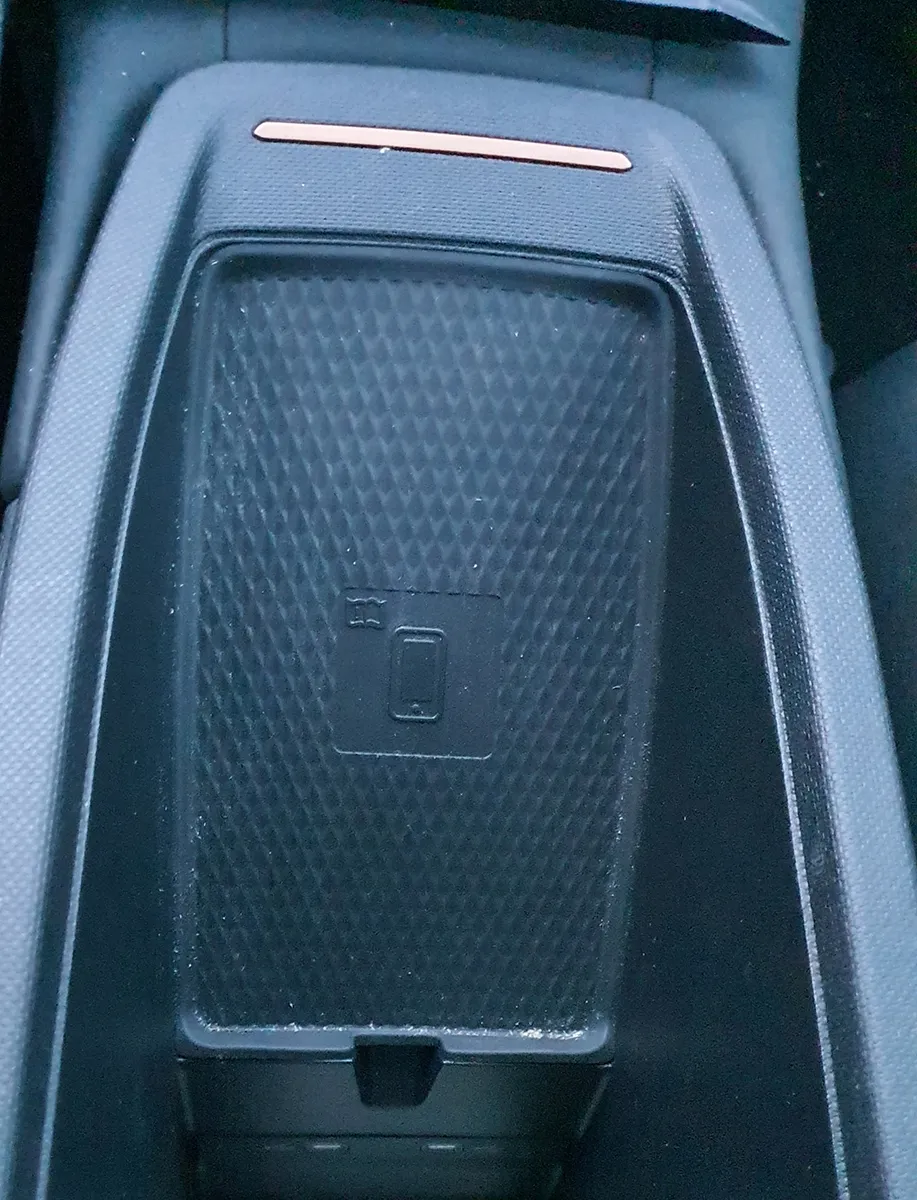 Wireless charging adapter Cupra Born for Flip5., photo 4 of 4 - Wireless charging adapter Cupra Born for Flip5. Tools