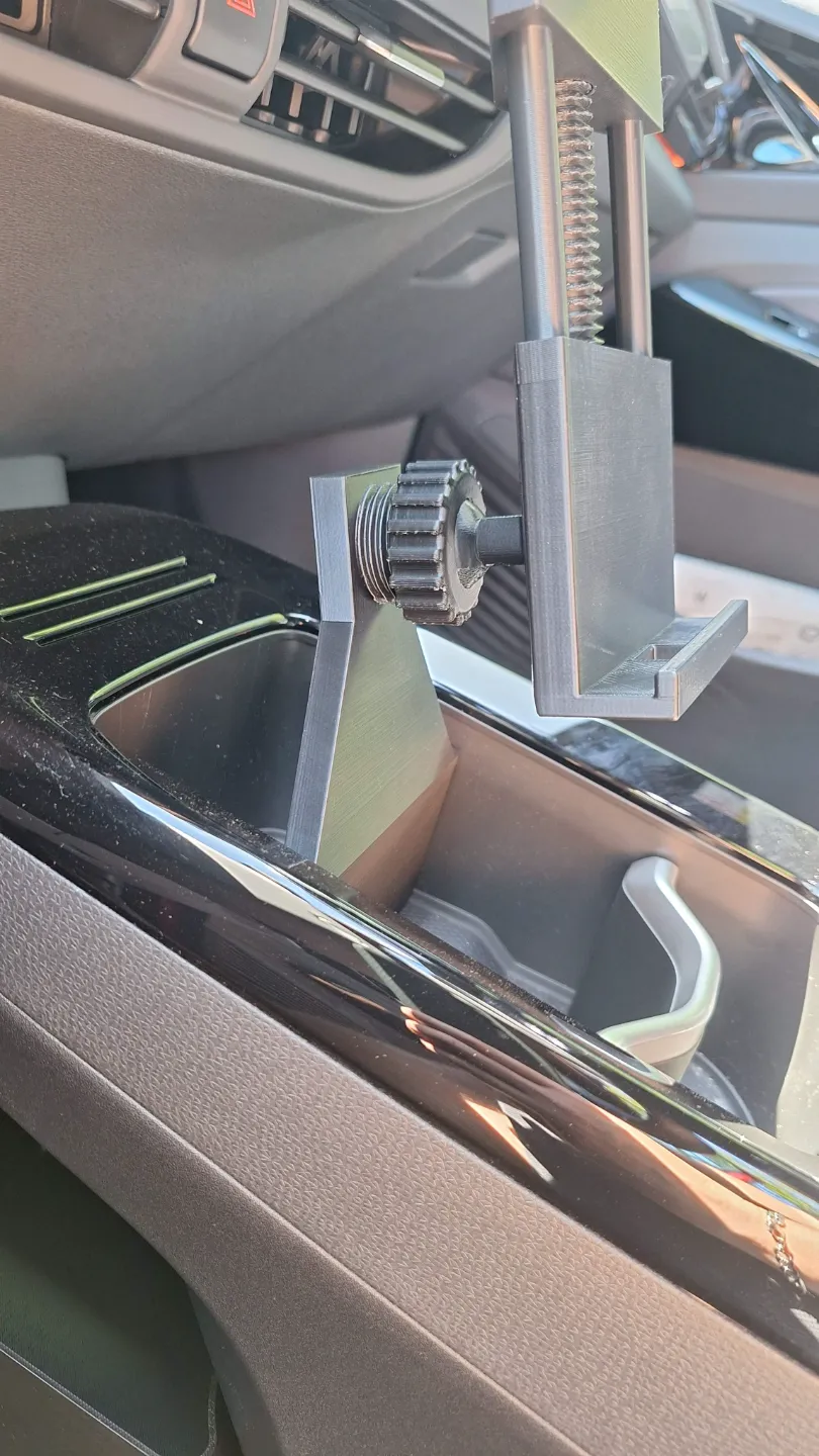 VW ID4 Tablet and Phone Mount, photo 4 of 4 - VW ID4 Tablet and Phone Mount Education