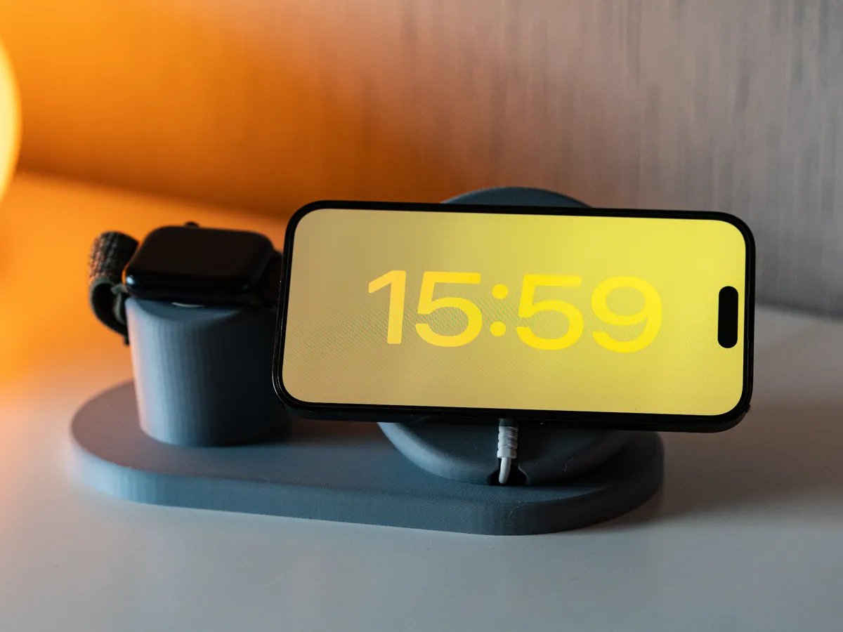 Magsafe Ladestation (iPhone, Apple Watch, AirPods), photo 3 of 4 - Magsafe Ladestation (iPhone, Apple Watch, AirPods) Household