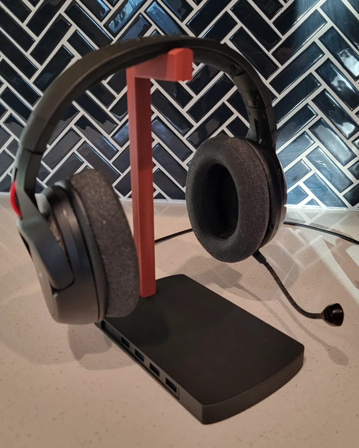 Headphone Stand with Optional USB Hub - Anker, photo 3 of 4 - Headphone Stand with Optional USB Hub - Anker Mobile & Device Accessories