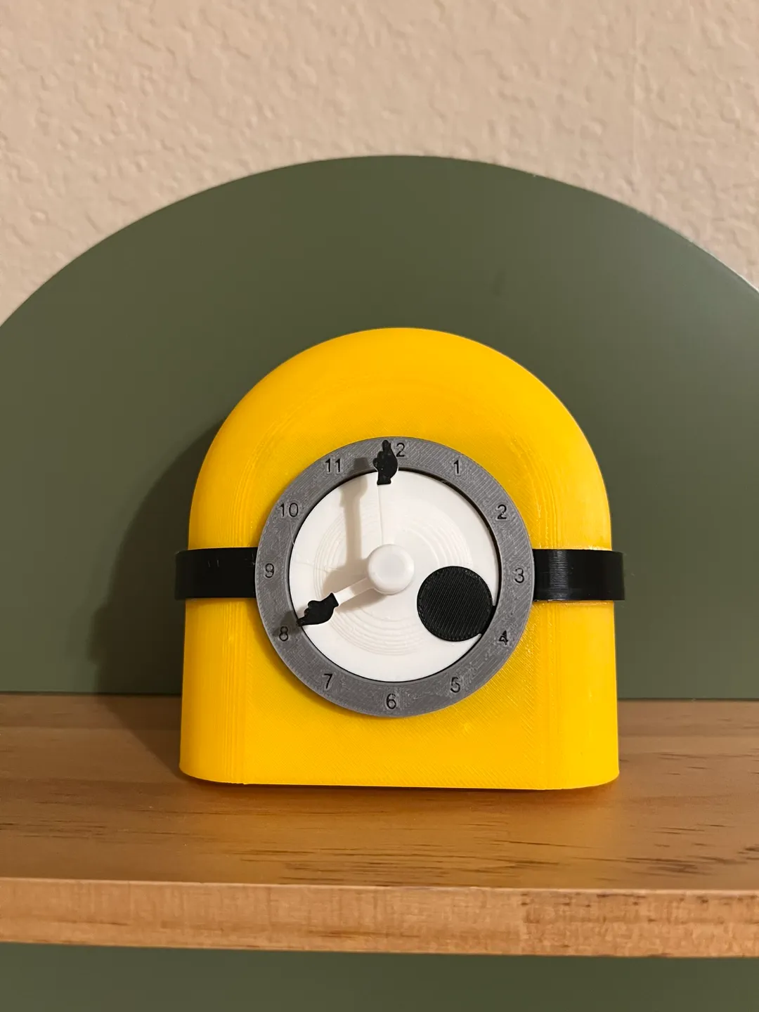 Minion Clock (Hanging or Tabletop), photo 3 of 4 - Minion Clock (Hanging or Tabletop) Home Decor Items