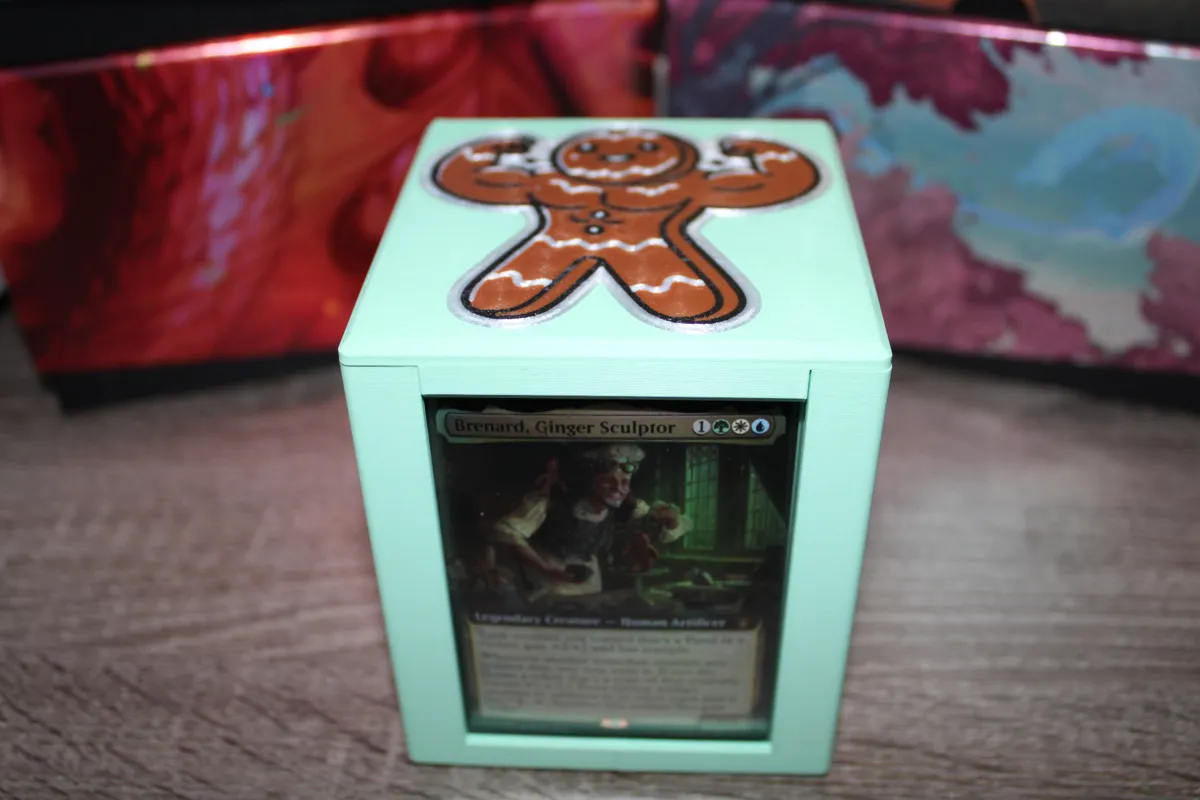 MTG EDH Commander Showcase Deck Box - Gingerbread, photo 3 of 4 - MTG EDH Commander Showcase Deck Box - Gingerbread Board Games & Tabletop