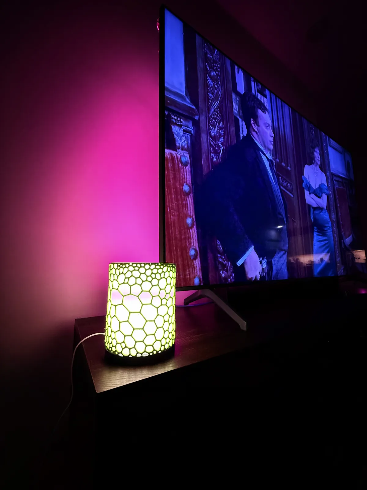 LED Desktop Lamp - Voronoi Pattern, photo 3 of 4 - LED Desktop Lamp - Voronoi Pattern Lamps & Lighting