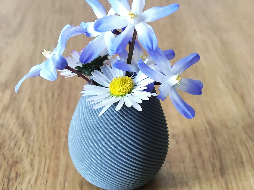Mini Vase, Tiny Ribbed Flower Vase for Desk Decor
