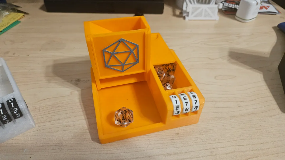 Compact Dice Tower and Life Counter, photo 4 of 4 - Compact Dice Tower and Life Counter Board Games & Tabletop