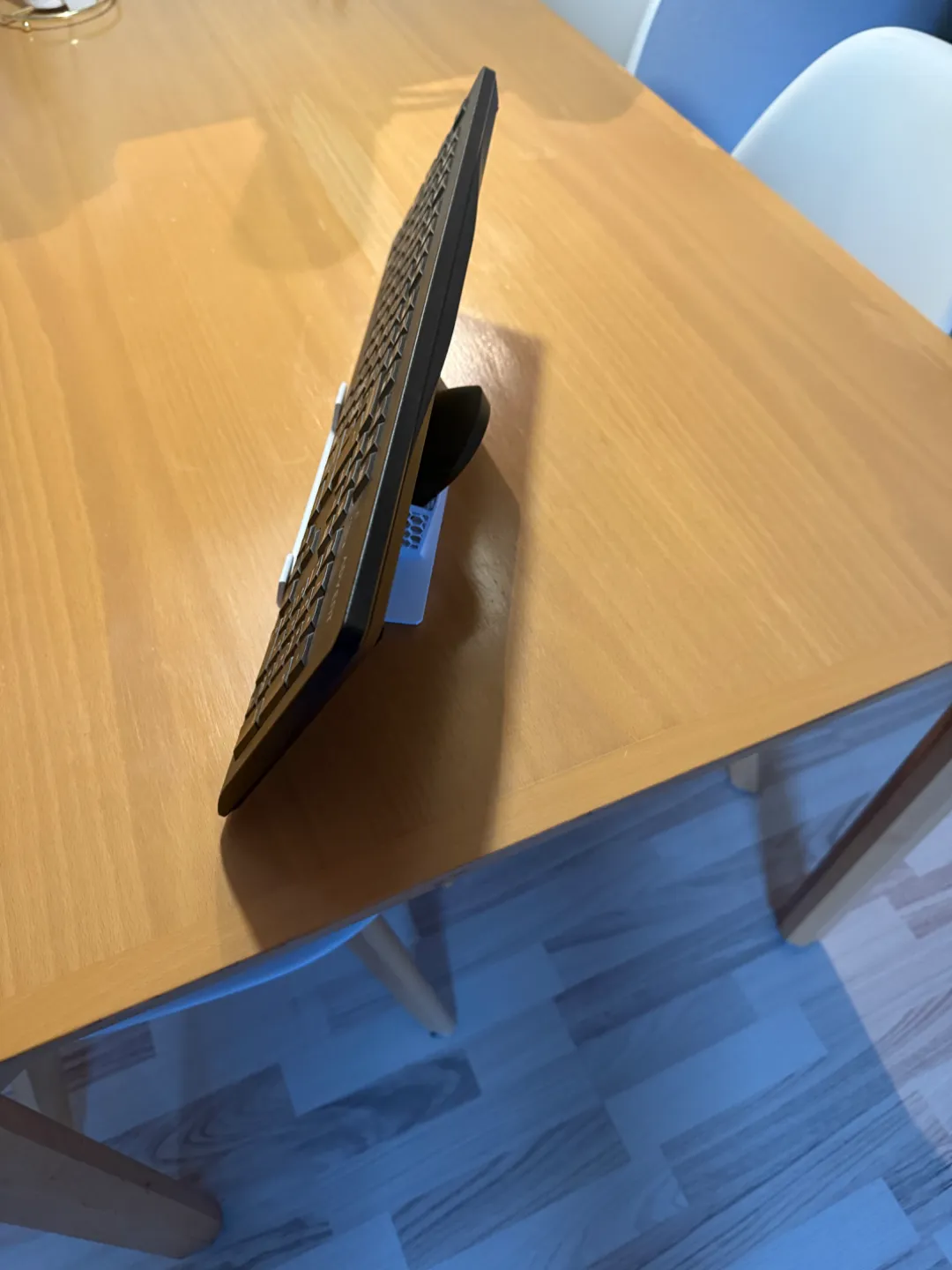 gridfinity keyboard and mouse stand 2.0, photo 2 of 4 - gridfinity keyboard and mouse stand 2.0 Mobile & Device Accessories