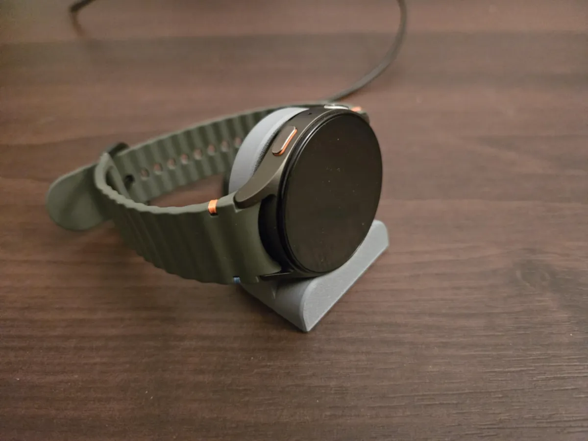 Horizontal Stand for Galaxy Watch, photo 4 of 4 - Horizontal Stand for Galaxy Watch Household