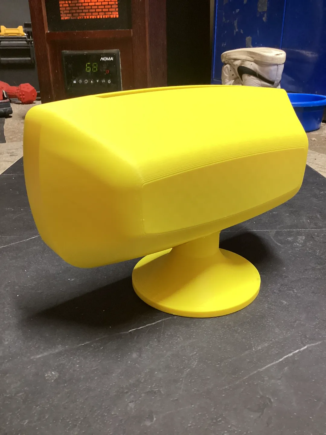 iPhone XR Retro Art Deco Phone Stand, photo 2 of 4 - iPhone XR Retro Art Deco Phone Stand Household