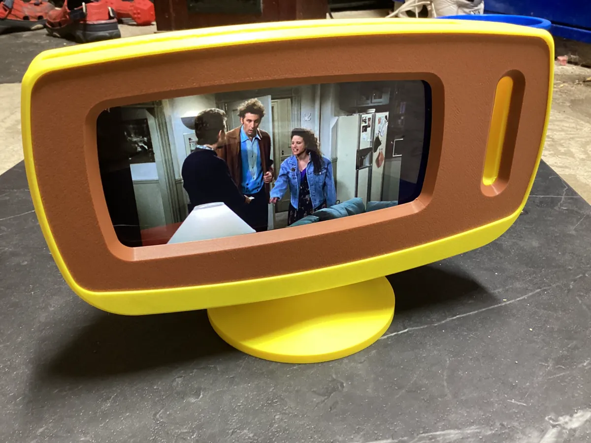 iPhone XR Retro Art Deco Phone Stand, photo 3 of 4 - iPhone XR Retro Art Deco Phone Stand Household