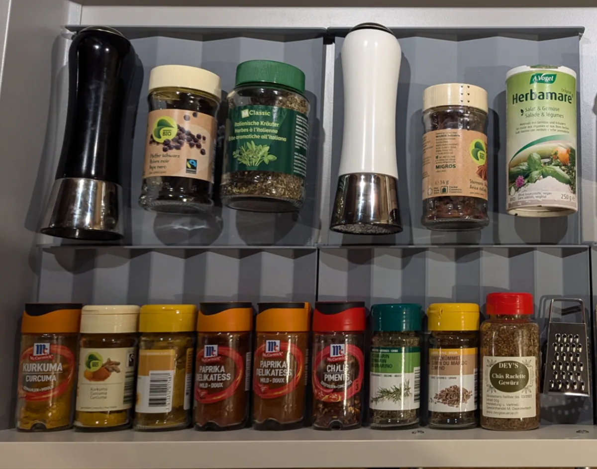 Spice drawer organizer