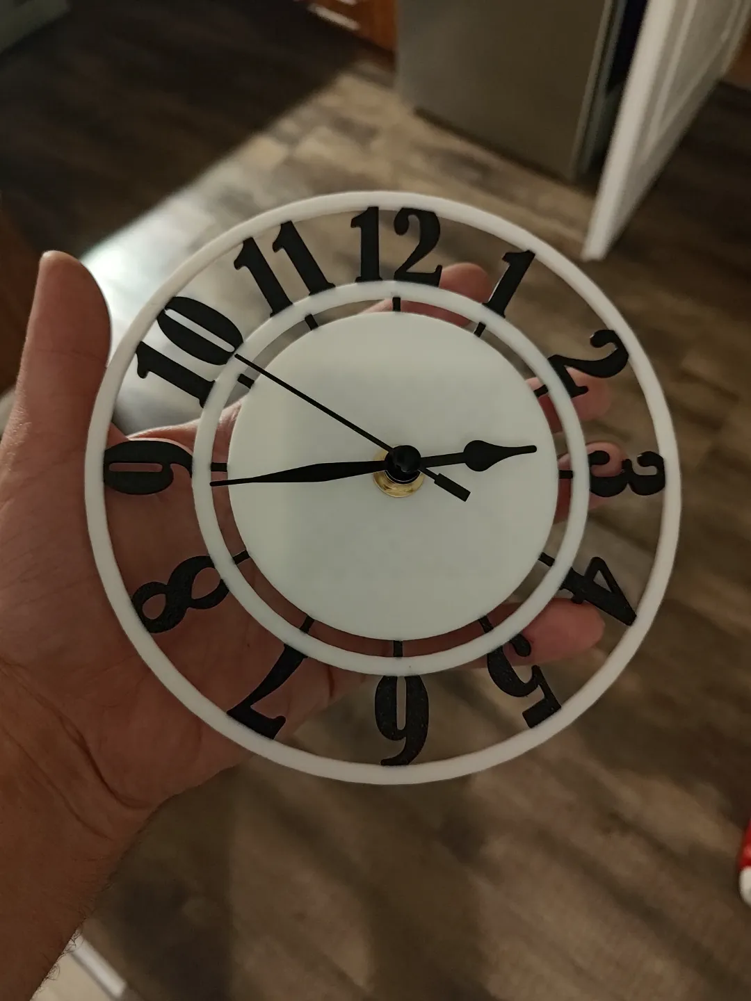 Simple wall clock, photo 2 of 3 - Simple wall clock Home Decor Items